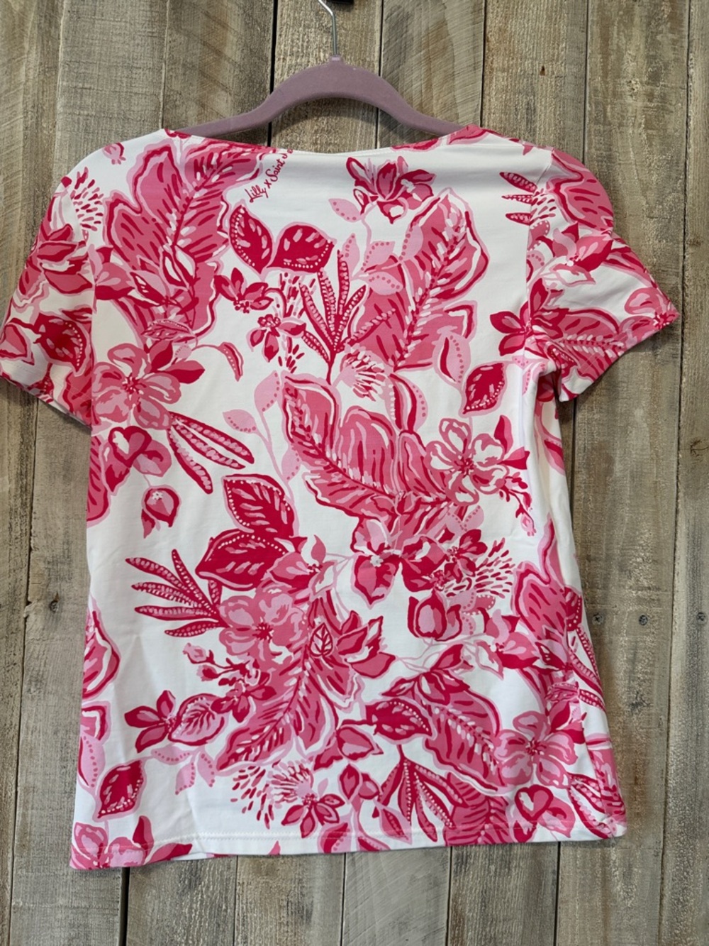 Lilly Pulitzer Saint James Collab Pink Floral Short Sleeve Athleisure Tee - Picture 5 of 10